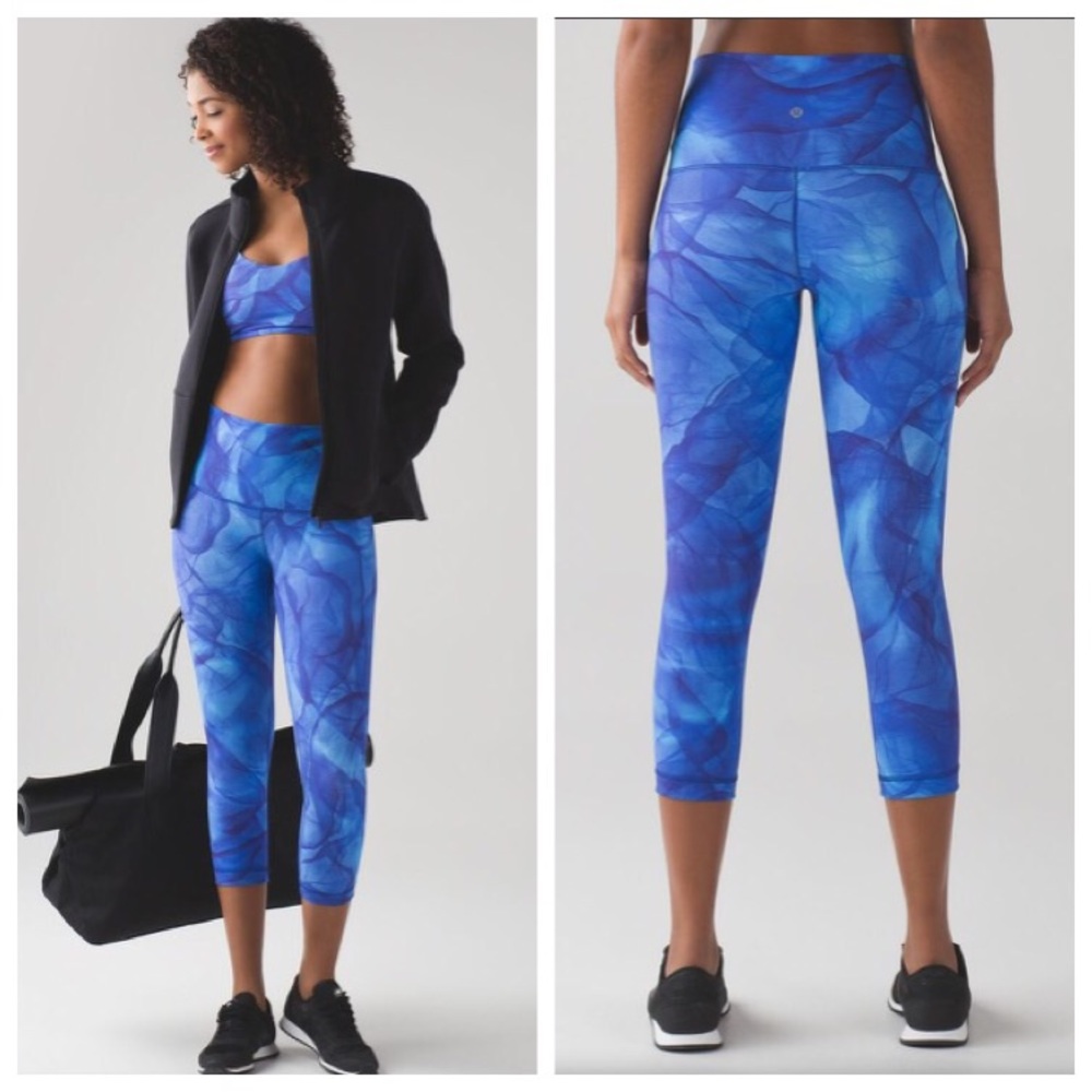 lululemon athletica Women's Blue Printed Cropped Leggings